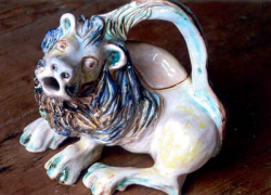 White Lion teapot